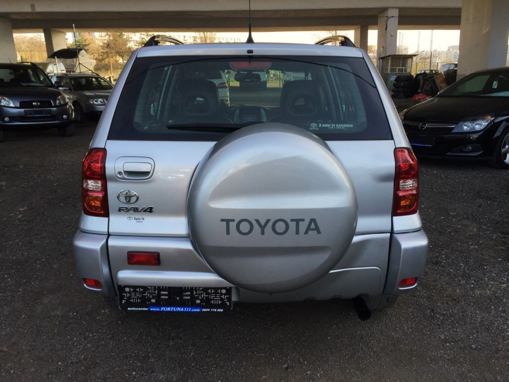 2004 Toyota rav4 2 0 d4d