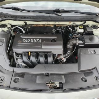Toyota Avensis 1.8 VVT-i *LUNA*