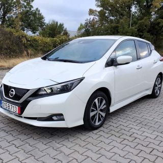 Nissan Leaf 40kWh/150hp/46000km.