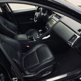 Jaguar E-pace D150/AWD/Automatic/Navi